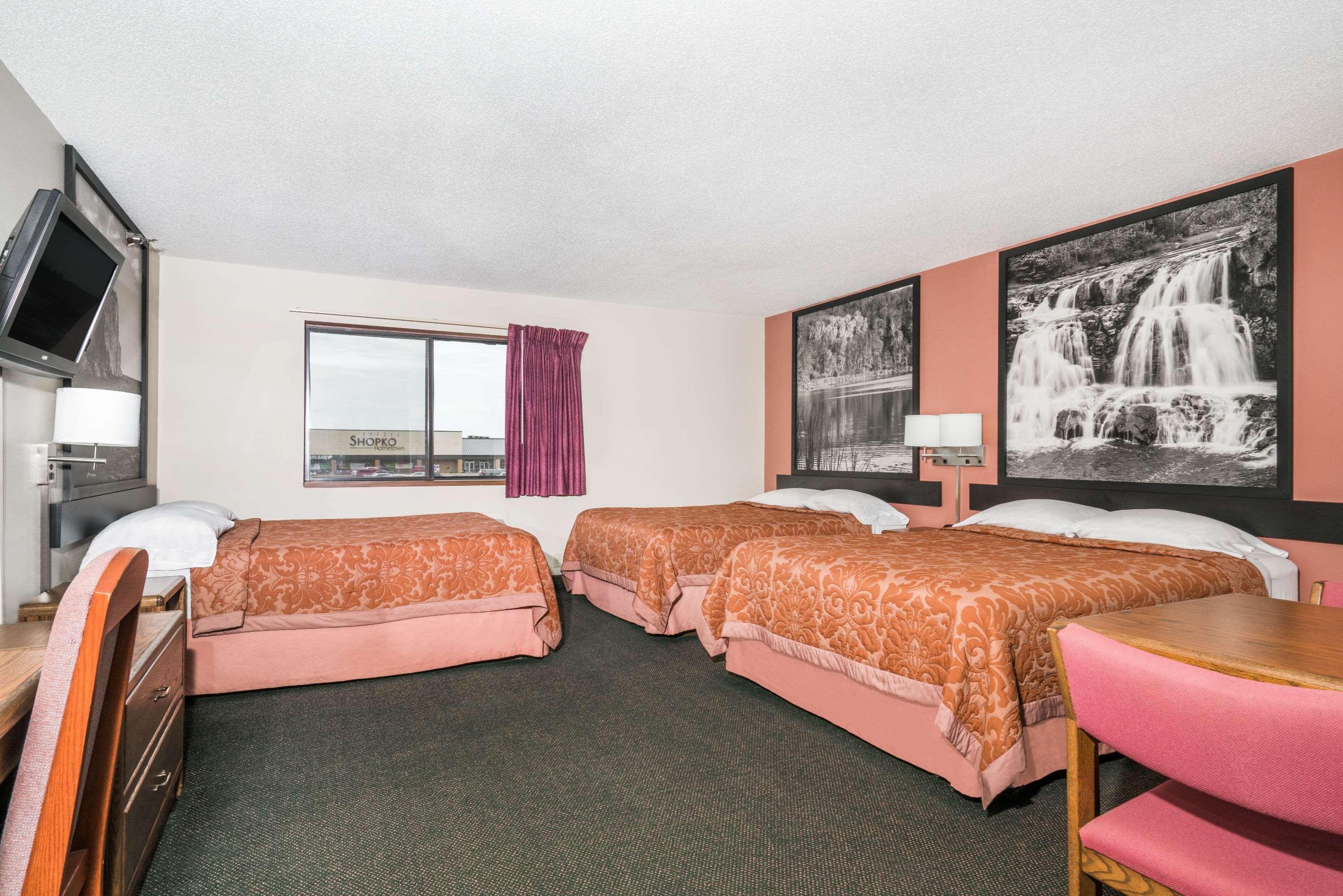 Super 8 By Wyndham Perham Hotel Eksteriør billede