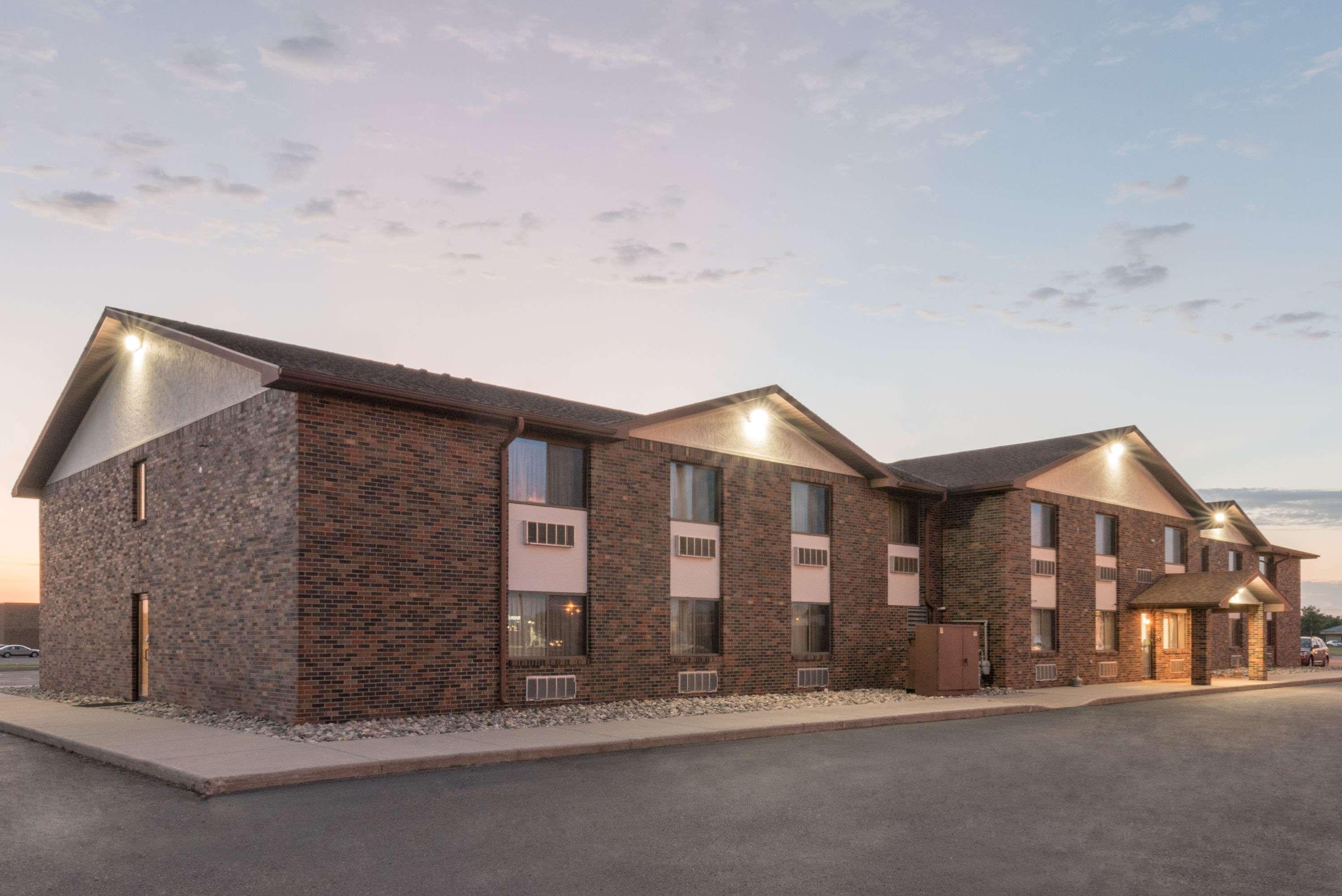 Super 8 By Wyndham Perham Hotel Eksteriør billede