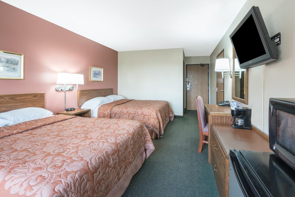 Super 8 By Wyndham Perham Hotel Eksteriør billede