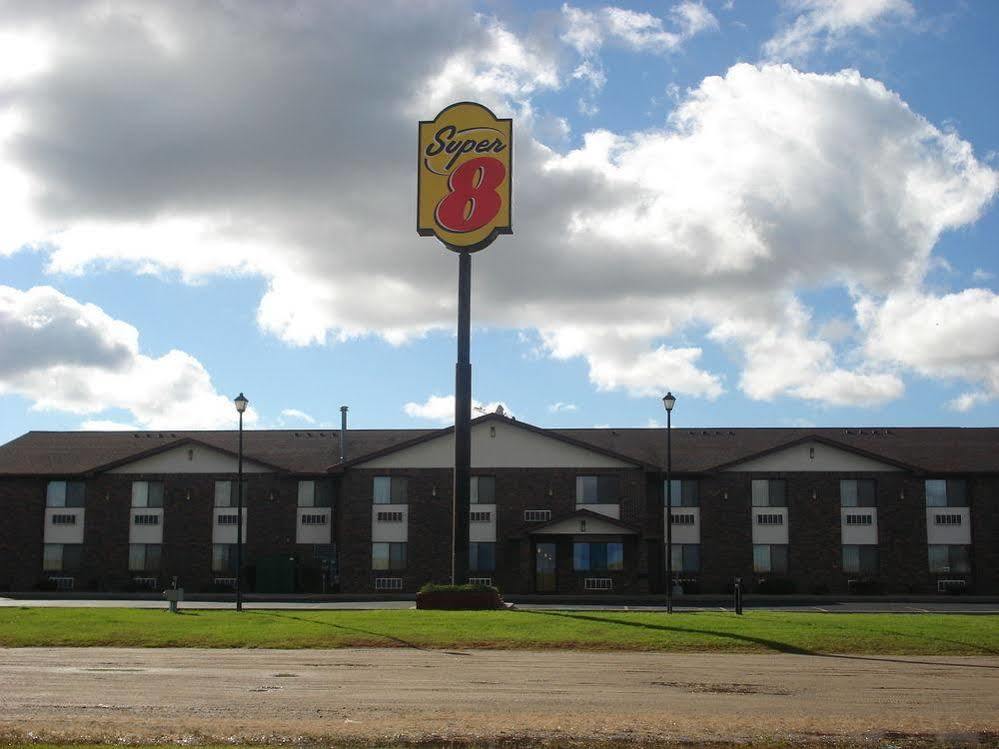 Super 8 By Wyndham Perham Hotel Eksteriør billede